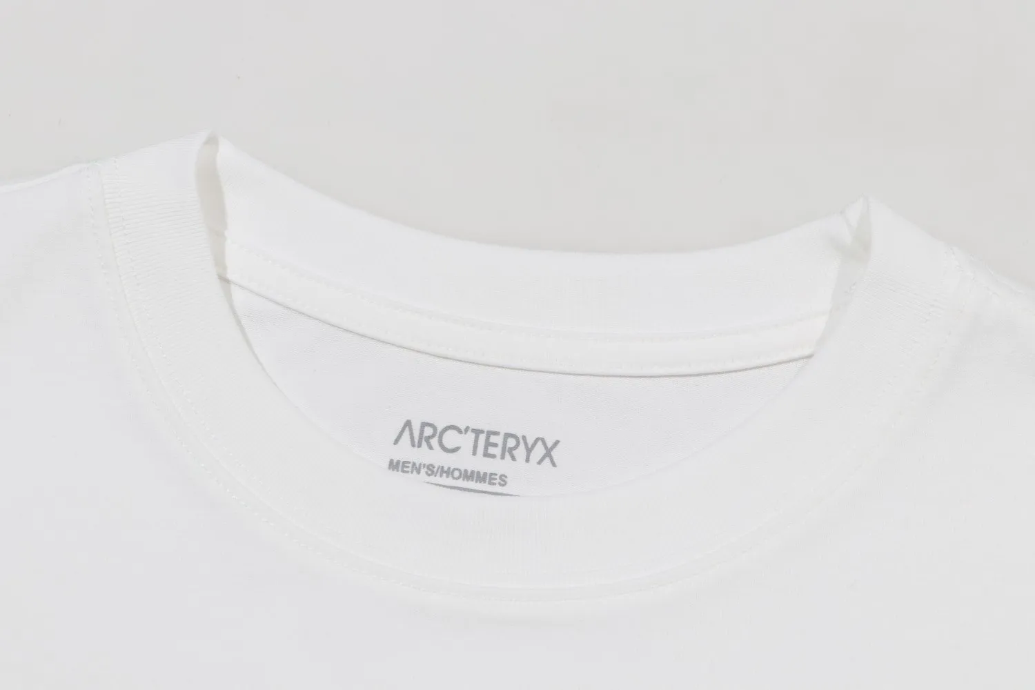 Arc’teryx ARC 23SS T 60 ， g 。 Breathable， ， ， 。 logo ， 。 ， 。 ， ， ， ， 。 Size:XS-L